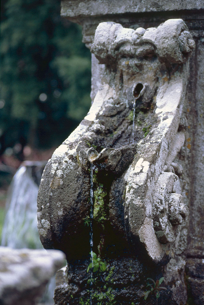 Dettaglio di una fontana